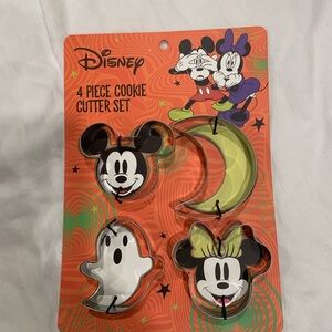 Disney Halloween Cookie Cutter Set - NWT